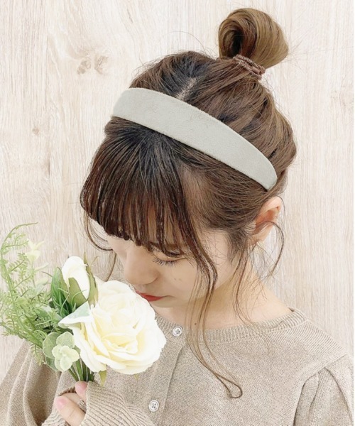 apres jour（アプレジュール）の「【apres jour×ARIAZ】スエードカチューシャ（カチューシャ・レディース・ライトグレー/ブラック/ダークブラウン/ベージュ/ボルドー・FREE）」の3枚目の写真
