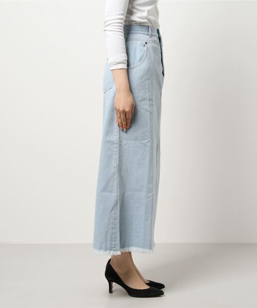 TINA:JOJUN(ティーナジョジュン)の「スカート 裾フリンジロングデニム TINA:JOJUN(デニムスカート・レディース・ライトブルー/ブラック・S/M)」の6枚目の写真