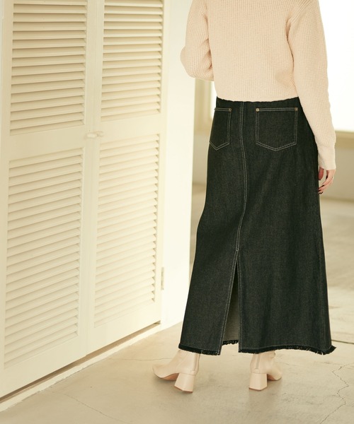 TINA:JOJUN(ティーナジョジュン)の「スカート 裾フリンジロングデニム TINA:JOJUN(デニムスカート・レディース・ライトブルー/ブラック・S/M)」の15枚目の写真