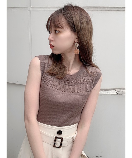 dazzlin（ダズリン）の「パーツクロシェリブニット（ニット/セーター・レディース・オフホワイト/モカ・FREE）」の2枚目の写真