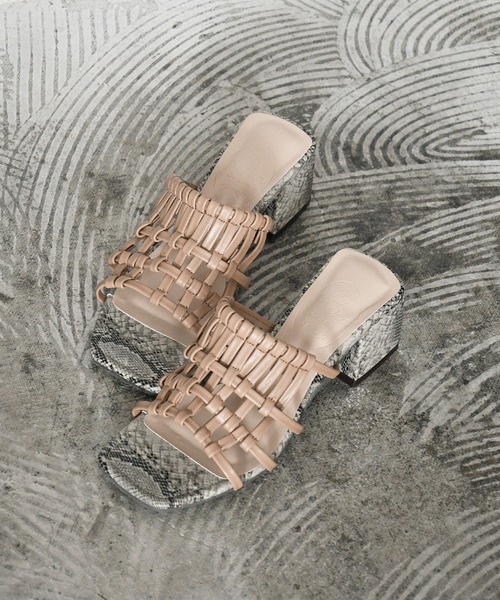 NOFALL（ノーフォール）の「スクエアトゥメッシュミュールサンダル（サンダル・レディース・ホワイト/ブラック/グレイッシュベージュ/ダークブラウン・LL/L/M/3L/S/SS）」の4枚目の写真