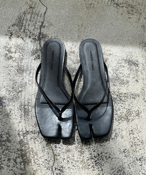 CAPRICIEUX LE'MAGE(カプリシューレマージュ)の「ヴィーガンレザービーサン(サンダル・レディース・ブラック/グレー/アイボリー・38/36/37)」の11枚目の写真