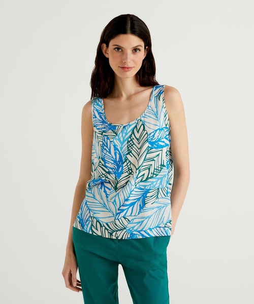 BENETTON (UNITED COLORS OF BENETTON)（ベネトンユナイテッドカラーズオブベネトン）の「ヴィスコース葉花モチーフラウンドネックノースリーブトップス（タンクトップ・レディース・カーキ/ブルー/ライトグリーン・SMALL/MEDIUM/X-SMALL）」の3枚目の写真