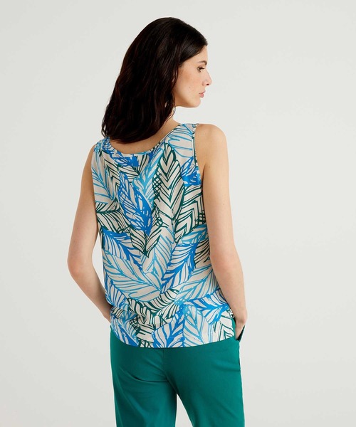 BENETTON (UNITED COLORS OF BENETTON)（ベネトンユナイテッドカラーズオブベネトン）の「ヴィスコース葉花モチーフラウンドネックノースリーブトップス（タンクトップ・レディース・カーキ/ブルー/ライトグリーン・SMALL/MEDIUM/X-SMALL）」の10枚目の写真