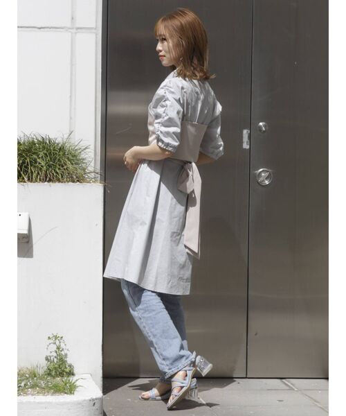 dazzlin（ダズリン）の「ビスチェシャツワンピース（シャツワンピース・レディース・オフホワイト/ブルー/ベージュ・FREE）」の11枚目の写真