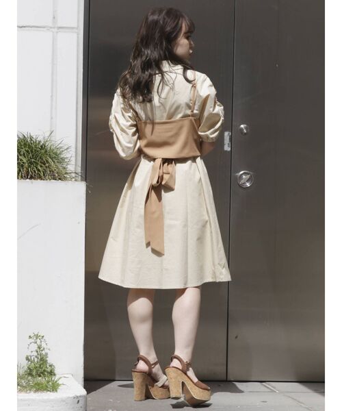 dazzlin（ダズリン）の「ビスチェシャツワンピース（シャツワンピース・レディース・オフホワイト/ブルー/ベージュ・FREE）」の10枚目の写真