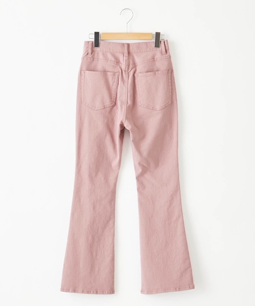 mikke(ミッケ)の「ストレッチ カラーセミフレアパンツ(デニムパンツ・レディース・ホワイト/チャコールグレー/ピンク/ブルー/マスタード・FREE)」の13枚目の写真