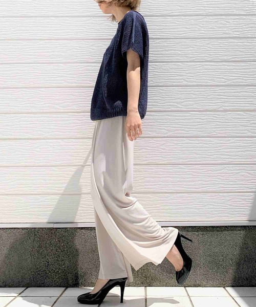 Q（キュー）の「ホールガーメント ストローヤーンニット（ニット/セーター・レディース・ベージュ/ネイビー/マスタード・MEDIUM）」の5枚目の写真