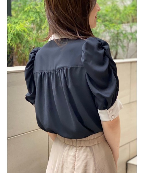 TONAL（トーナル）の「バイカラーギャザースリーブ5分袖シャツ