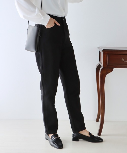 BLUEEAST（ブルーイースト）の「ハイウエストテーパードデニム（デニムパンツ・レディース・ネイビー/ライトブルー/オフホワイト/ブラック・SMALL/MEDIUM/LARGE/X-LARGE）」の11枚目の写真