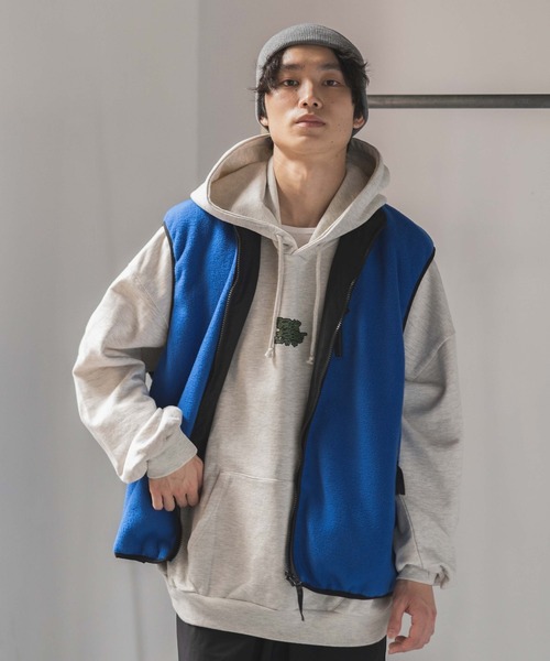 WEGO（ウィゴー）の「WEGO/フリースリバージブルベスト（ベスト・メンズ・ブラック/ブルー・MEDIUM/LARGE）」の3枚目の写真