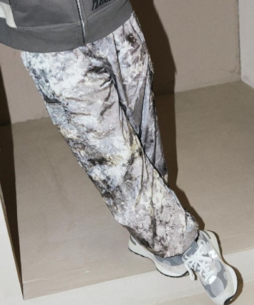 PLEASURES（プレジャー）の「PLEASURES/プレジャーズ  JEFFERY NYLON CARGO PANT カーゴパンツ（カーゴパンツ・メンズ・グレー/カーキ・M/L）」の2枚目の写真