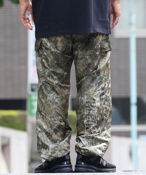 PLEASURES（プレジャー）の「PLEASURES/プレジャーズ  JEFFERY NYLON CARGO PANT カーゴパンツ（カーゴパンツ・メンズ・グレー/カーキ・M/L）」の4枚目の写真