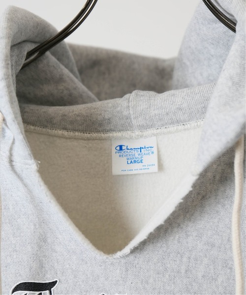 Champion(チャンピオン)の「【CHAMPION /チャンピオン】Reverse Weave ブロークンネックパーカー(パーカー・メンズ・ブラック/ネイビー/グレー/ナチュラル・MEDIUM/LARGE/X-LARGE)」の6枚目の写真
