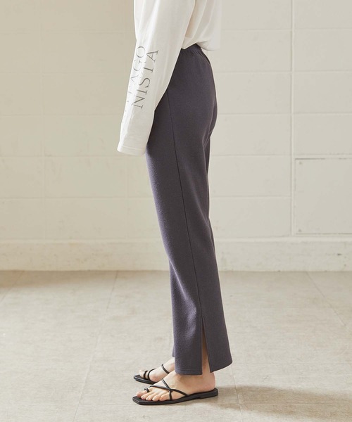 OUVRAGE CLASSE(ウヴラージュクラス)の「ブークレサイドスリットパンツ(その他パンツ・レディース・チャコールグレー/ライトグレー/ブラック・FREE)」の4枚目の写真