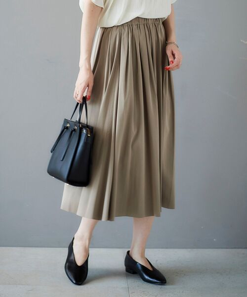 le.coeur blanc（ルクールブラン）の「リバーシブルタフタギャザースカート（スカート・レディース・ベージュ/ダークグレー/ボルドー・38/36）」の3枚目の写真