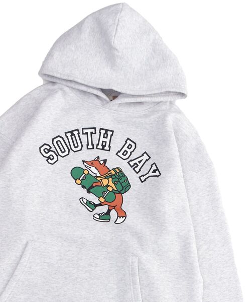 NAVAL(ナバル)の「CAMPLAY by Kailua Bay / COLLEGE FOX SWEAT PARKA / カレッジ フォックス スウェット パーカー(パーカー・メンズ・キナリ/イエロー/ブルーグレー・MEDIUM/LARGE)」の9枚目の写真