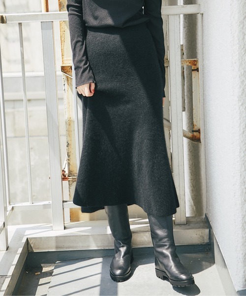 RIVE DROITE（リヴドロワ）の「スタイルアップ効果抜群　ラクーン混リブマーメイドスカート（スカート・レディース・ブラック/モカ・FREE）」の4枚目の写真