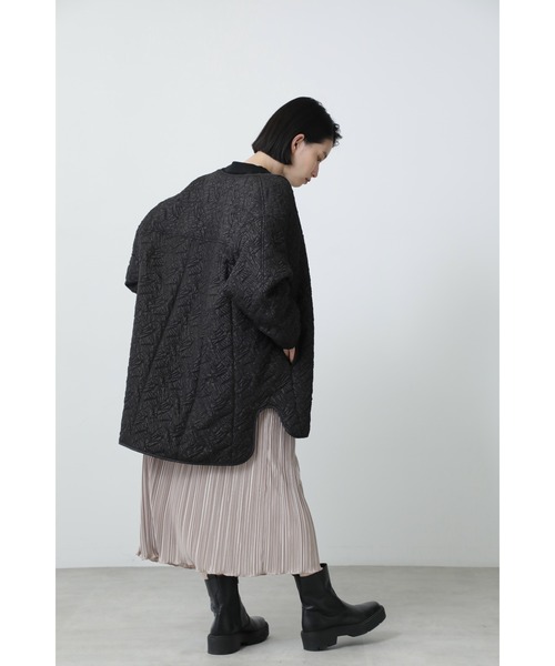 OKIRAKU（オキラク）の「(OKIRAKU×ROSE BUD)カラーレスジャカードビッグジャケット（その他アウター・レディース・ブラック/ベージュ・ONE SIZE）」の4枚目の写真