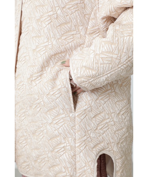 OKIRAKU（オキラク）の「(OKIRAKU×ROSE BUD)カラーレスジャカードビッグジャケット（その他アウター・レディース・ブラック/ベージュ・ONE SIZE）」の12枚目の写真