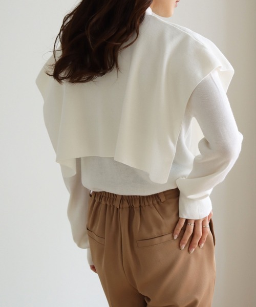 HER CLOSET(ハークローゼット)の「【shemoshelly】ケープレイヤードハイネックニット(ニット/セーター・レディース・ホワイト/ブラック/モカ/レッド/ブルー/グリーン・M)」の9枚目の写真