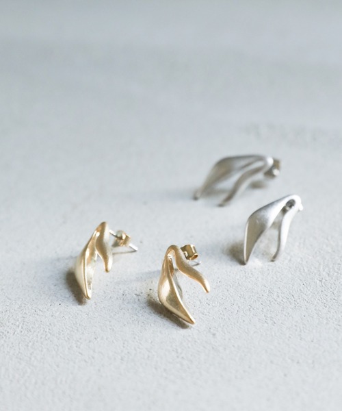 select MOCA(セレクトモカ)の「ニュアンスデザインピアス(ピアス(両耳用)・レディース・シルバー/ゴールド・FREE)」の3枚目の写真