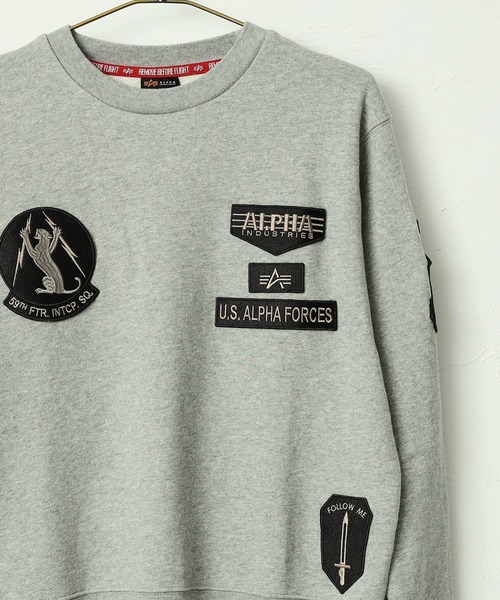 Alpha Industries（アルファインダストリーズ）の「【直営店限定】パッチドクルーネックスウェット（スウェット・メンズ・ホワイト/ブラック/ヘザーグレー・MEDIUM/LARGE/X-LARGE）」の3枚目の写真