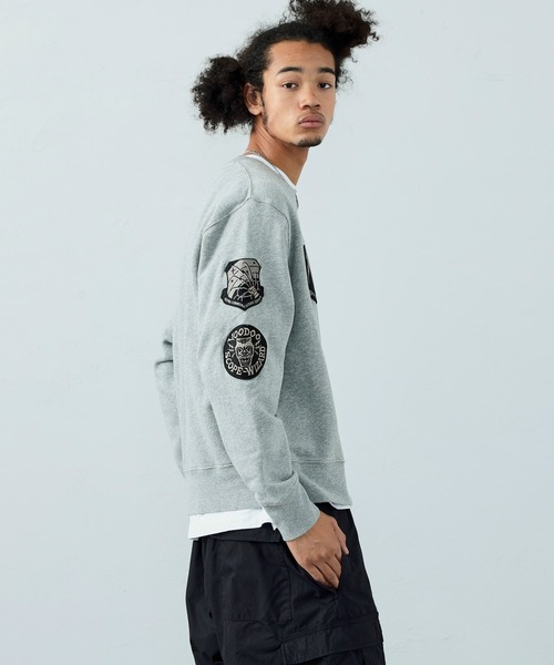 Alpha Industries（アルファインダストリーズ）の「【直営店限定】パッチドクルーネックスウェット（スウェット・メンズ・ホワイト/ブラック/ヘザーグレー・MEDIUM/LARGE/X-LARGE）」の19枚目の写真