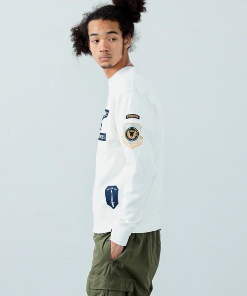 Alpha Industries（アルファインダストリーズ）の「【直営店限定】パッチドクルーネックスウェット（スウェット・メンズ・ホワイト/ブラック/ヘザーグレー・MEDIUM/LARGE/X-LARGE）」の8枚目の写真