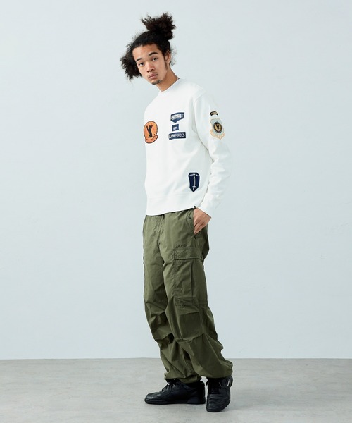 Alpha Industries（アルファインダストリーズ）の「【直営店限定】パッチドクルーネックスウェット（スウェット・メンズ・ホワイト/ブラック/ヘザーグレー・MEDIUM/LARGE/X-LARGE）」の11枚目の写真