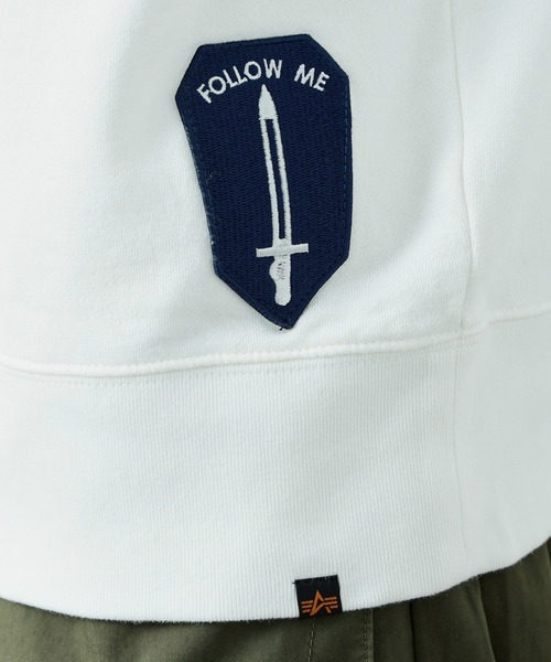 Alpha Industries（アルファインダストリーズ）の「【直営店限定】パッチドクルーネックスウェット（スウェット・メンズ・ホワイト/ブラック/ヘザーグレー・MEDIUM/LARGE/X-LARGE）」の12枚目の写真