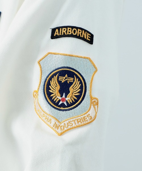 Alpha Industries（アルファインダストリーズ）の「【直営店限定】パッチドクルーネックスウェット（スウェット・メンズ・ホワイト/ブラック/ヘザーグレー・MEDIUM/LARGE/X-LARGE）」の6枚目の写真