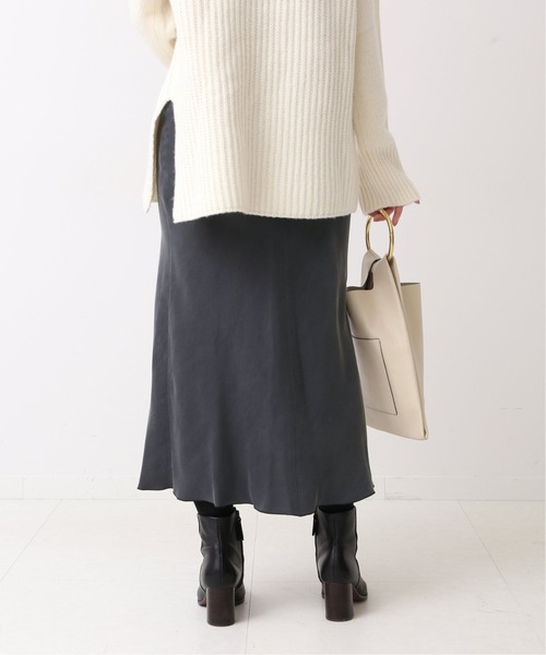 Spick & Span(スピックアンドスパン)の「キュプラフィブリルサテンスカート(スカート・レディース・チャコールグレー/グレー・36/38)」の21枚目の写真