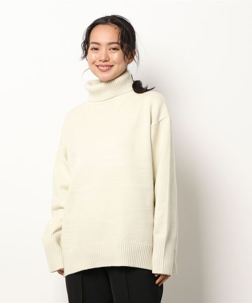 AMERICAN HOLIC（アメリカンホリック）の「ハイネックコクーンニットプルオーバー（ニット/セーター・レディース・モカ/ダークネイビー/アイボリー/サックスブルー・M/L）」の7枚目の写真