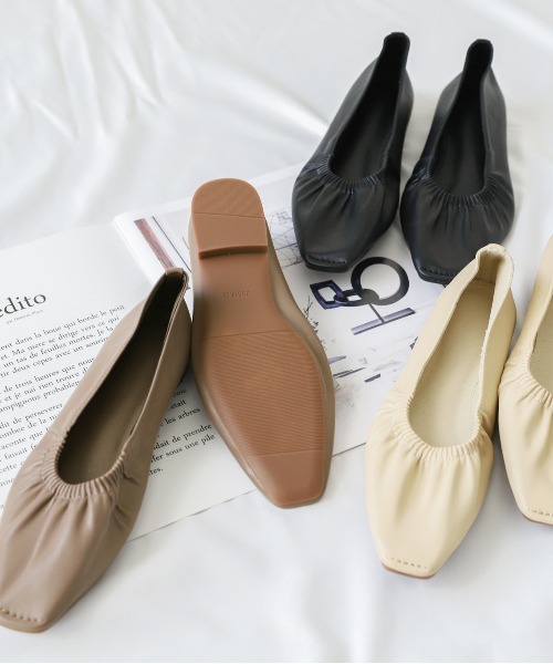 SUGAR BISKET（シュガービスケット）の「フロントギャザーフラットシューズ（パンプス・レディース・ブラック/アイボリー/グレイッシュベージュ・38/39/35/36/37）」の13枚目の写真