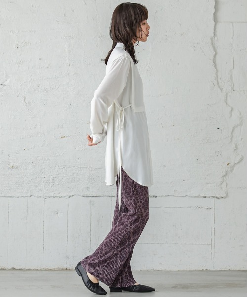 SUGAR BISKET（シュガービスケット）の「フロントギャザーフラットシューズ（パンプス・レディース・ブラック/アイボリー/グレイッシュベージュ・38/39/35/36/37）」の11枚目の写真