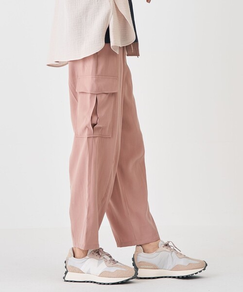 J.PRESS YORK STREET(ジェイプレスヨークストリート)の「【WOMEN】フィブリルツイルパラシュートパンツ(その他パンツ・レディース・ベージュ系/カーキ系/ピンク系・F)」の3枚目の写真