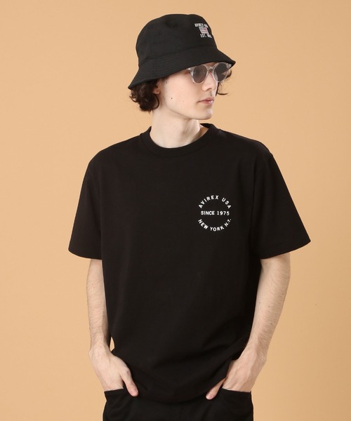 AVIREX(アヴィレックス)の「VARSITY LOGO T-SHIRT 2.0 / ヴァーシティー ロゴ Tシャツ2.0 / AVIREX / アヴィレックス(Tシャツ/カットソー・メンズ・ダークグリーン/オフホワイト/ブラック/ネイビー/ピンク/マスタード/ブラウン・LARGE/XX-LARGE/X-LARGE/MEDIUM/L/XL/2XL/M)」の15枚目の写真