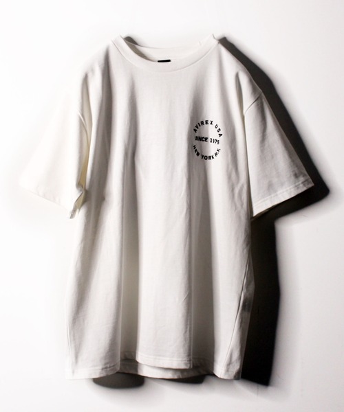 AVIREX(アヴィレックス)の「VARSITY LOGO T-SHIRT 2.0 / ヴァーシティー ロゴ Tシャツ2.0 / AVIREX / アヴィレックス(Tシャツ/カットソー・メンズ・ダークグリーン/オフホワイト/ブラック/ネイビー/ピンク/マスタード/ブラウン・LARGE/XX-LARGE/X-LARGE/MEDIUM/L/XL/2XL/M)」の14枚目の写真