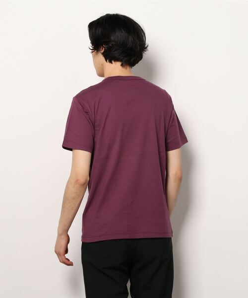 Champion(チャンピオン)の「【Champion/チャンピオン】メンズ ベーシック ショートスリーブTシャツ(Tシャツ/カットソー・メンズ・グレー/ベージュ/グリーン系その他/ホワイト×パープル/バーガンディー/ネイビー/ホワイト×グリーン/ブラック・MEDIUM/LARGE/XX-LARGE/X-LARGE)」の10枚目の写真