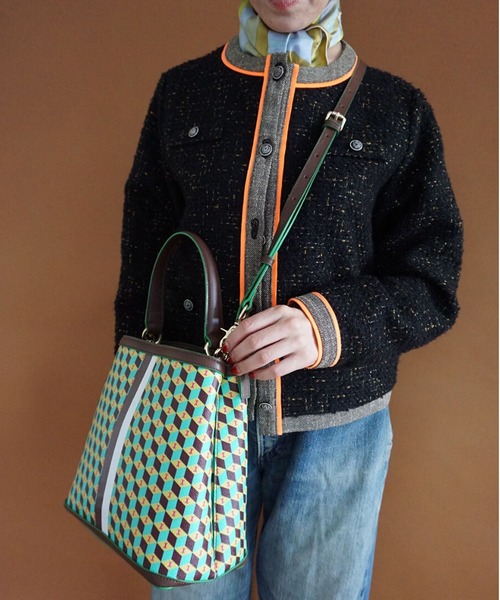 intoxic.（イントキシック）の「THE CUBE WHITE PINE  ホワイトパイン（ショルダーバッグ・レディース・グリーン/グレー/チョコ・FREE）」の3枚目の写真