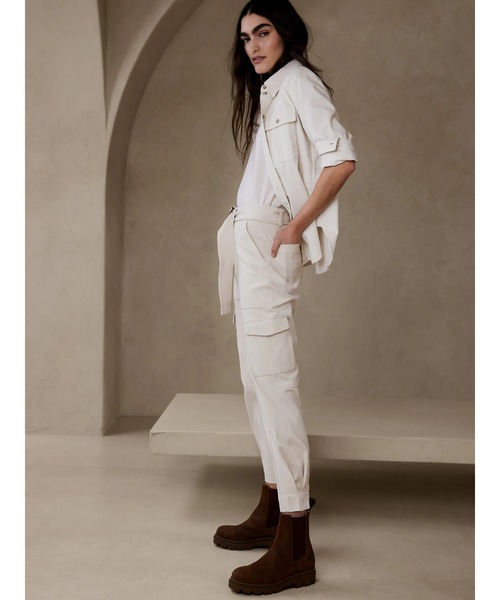 Banana Republic(バナナリパブリック)の「ハイライズ テーパード カーゴパンツ(カーゴパンツ・レディース・アイボリー/ブラック/ホワイト系その他・0/2/4/6/00/8)」の8枚目の写真
