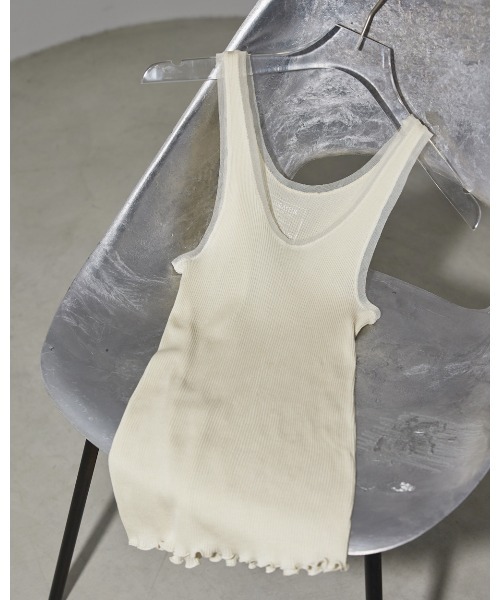 TODAYFUL（トゥデイフル）の「シームレスタンクトップ（タンクトップ・レディース・ブラック/キナリ・FREE）」の2枚目の写真