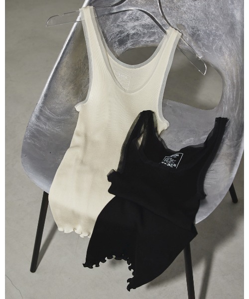 TODAYFUL（トゥデイフル）の「シームレスタンクトップ（タンクトップ・レディース・ブラック/キナリ・FREE）」の4枚目の写真