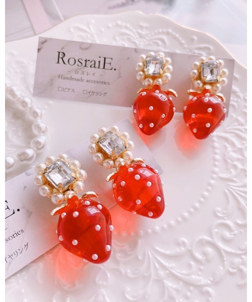tone(トーン)の「【RosraiE】ストロベリー パール&ビジュー イヤリング(MA)(イヤリング・レディース・ゴールド・FREE)」の2枚目の写真