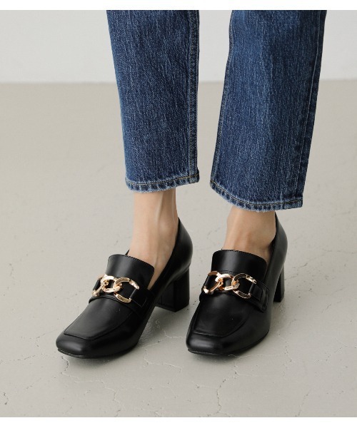 AZUL by moussy（アズールバイマウジー）の「GOLD METAL LOAFER/ゴールドメタルローファー（ローファー・レディース・ブラック・X-LARGE/SMALL/LARGE/MEDIUM）」の4枚目の写真