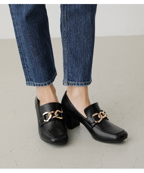 AZUL by moussy（アズールバイマウジー）の「GOLD METAL LOAFER/ゴールドメタルローファー（ローファー・レディース・ブラック・X-LARGE/SMALL/LARGE/MEDIUM）」の2枚目の写真