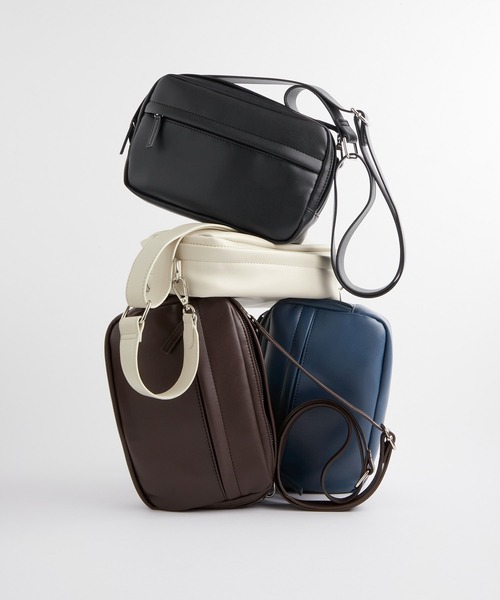 EMMA CLOTHES(エマクローズ)の「シンセティックレザー ミニショルダーバッグ EMMA CLOTHES(ショルダーバッグ・メンズ・ブルー/ダークブラウン/ブラック/オフホワイト・FREE)」の6枚目の写真