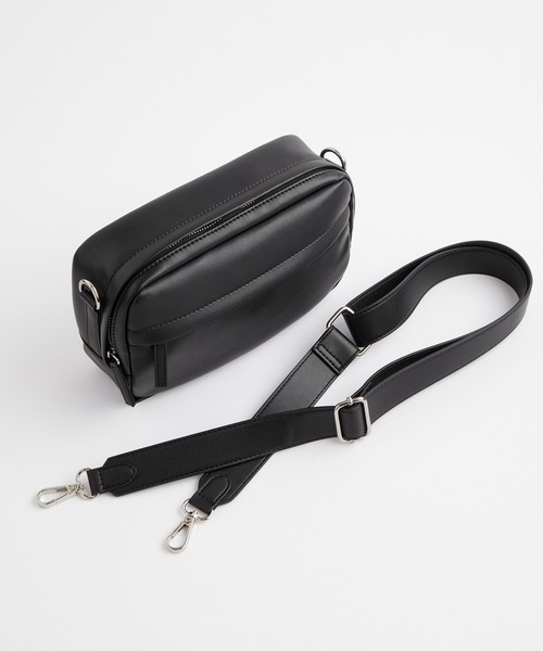 EMMA CLOTHES(エマクローズ)の「シンセティックレザー ミニショルダーバッグ EMMA CLOTHES(ショルダーバッグ・メンズ・ブルー/ダークブラウン/ブラック/オフホワイト・FREE)」の10枚目の写真