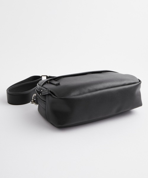 EMMA CLOTHES(エマクローズ)の「シンセティックレザー ミニショルダーバッグ EMMA CLOTHES(ショルダーバッグ・メンズ・ブルー/ダークブラウン/ブラック/オフホワイト・FREE)」の12枚目の写真
